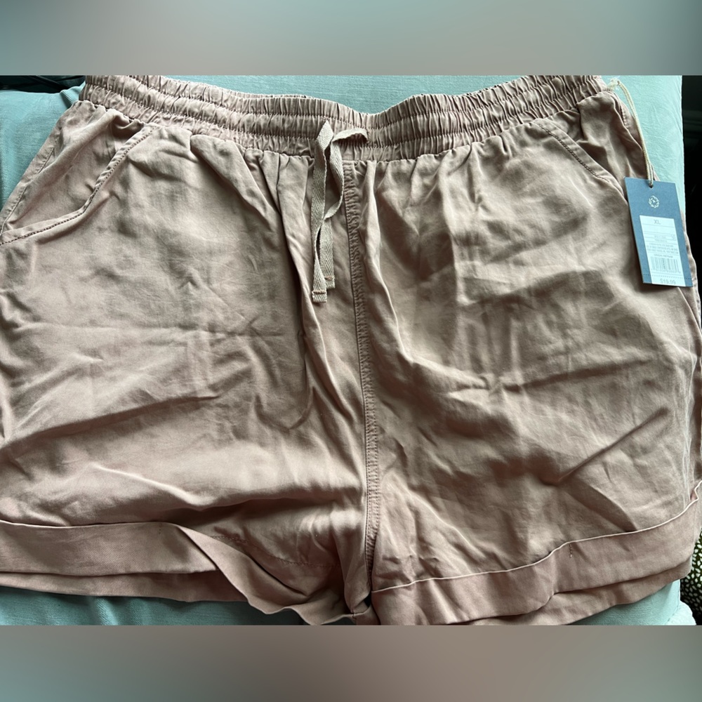 Linen shorts new with tag